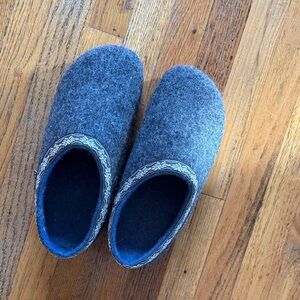 Women's L.L.Bean Wool Slipper Clog